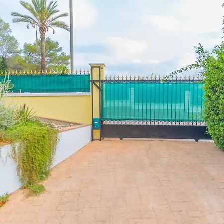 Luxury Close To Beach, Mountain And Golf!